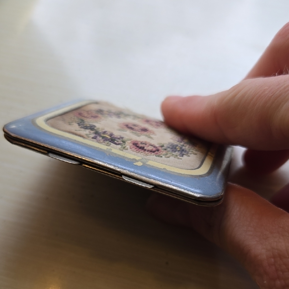 Floral Embroidered Compact - Picture 3 of 3